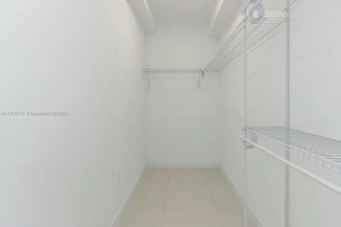 Снять в аренду квартиру в Хомстед, Флорида 2 спальни, 109.16м2, № 1964957 - фото 12