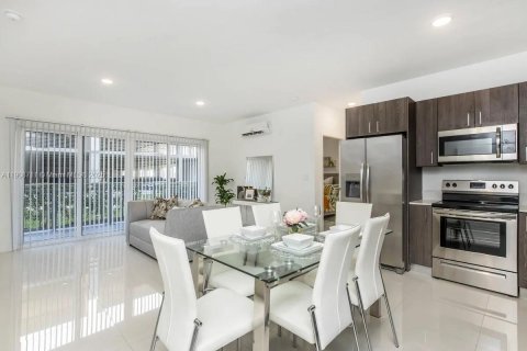 Apartment in Homestead, Florida 2 bedrooms, 109.16 sq.m. № 1964957 - photo 4