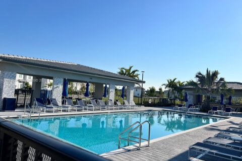 Townhouse in Homestead, Florida 4 bedrooms, 166.3 sq.m. № 2057313 - photo 11