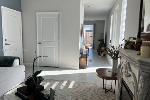 Townhouse in Homestead, Florida 4 bedrooms, 166.3 sq.m. № 2057313 - photo 4