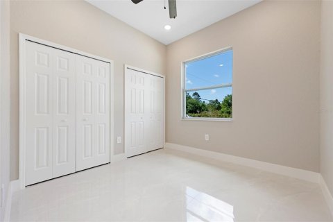 House in Port Charlotte, Florida 3 bedrooms, 147.99 sq.m. № 1590518 - photo 17