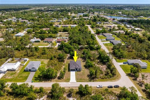 House in Port Charlotte, Florida 3 bedrooms, 147.99 sq.m. № 1590518 - photo 30
