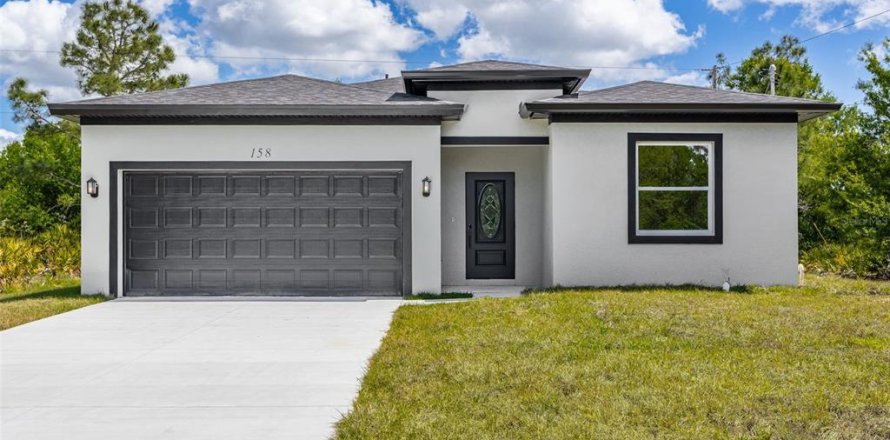 House in Port Charlotte, Florida 3 bedrooms, 147.99 sq.m. № 1590518