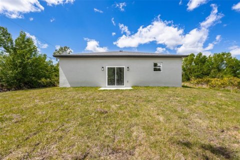 House in Port Charlotte, Florida 3 bedrooms, 147.99 sq.m. № 1590518 - photo 24