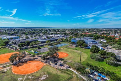 Condominio en venta en Miami, Florida, 2 dormitorios, 125.42 m2 № 2008257 - foto 27