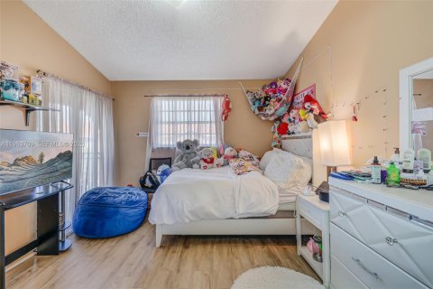 Condominio en venta en Miami, Florida, 2 dormitorios, 125.42 m2 № 2008257 - foto 20