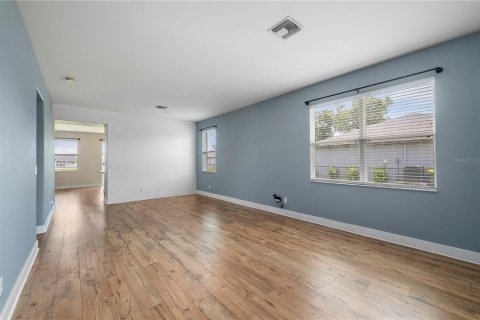 House in Punta Gorda, Florida 4 bedrooms, 181.81 sq.m. № 2216997 - photo 5