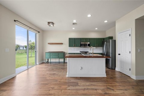 House in Punta Gorda, Florida 4 bedrooms, 181.81 sq.m. № 2216997 - photo 15