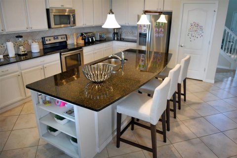 House in Kissimmee, Florida 8 bedrooms, 375.42 sq.m. № 1846538 - photo 10