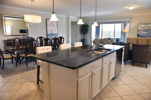 House in Kissimmee, Florida 8 bedrooms, 375.42 sq.m. № 1846538 - photo 8