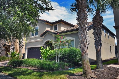House in Kissimmee, Florida 8 bedrooms, 375.42 sq.m. № 1846538 - photo 1