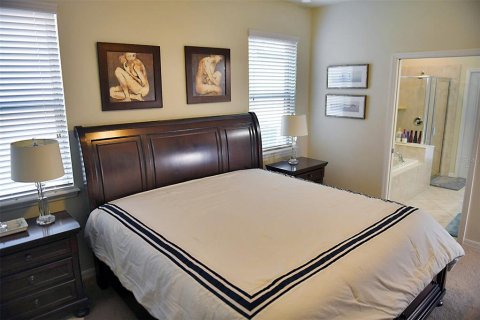 House in Kissimmee, Florida 8 bedrooms, 375.42 sq.m. № 1846538 - photo 16