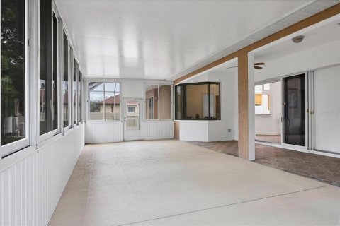 Купить виллу или дом в Норт-Порт, Флорида 12 комнат, 158.49м2, № 2212241 - фото 29