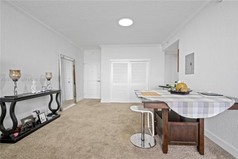 Condo in Miami Beach, Florida, 1 bedroom  № 2041818 - photo 20