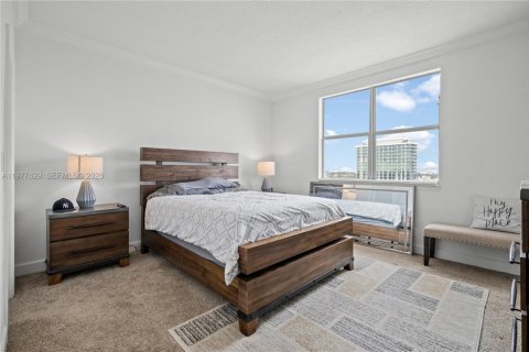 Condo in Miami Beach, Florida, 1 bedroom  № 2041818 - photo 26