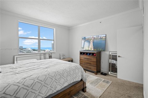 Condo in Miami Beach, Florida, 1 bedroom  № 2041818 - photo 28
