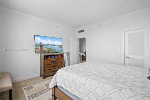 Condo in Miami Beach, Florida, 1 bedroom  № 2041818 - photo 27