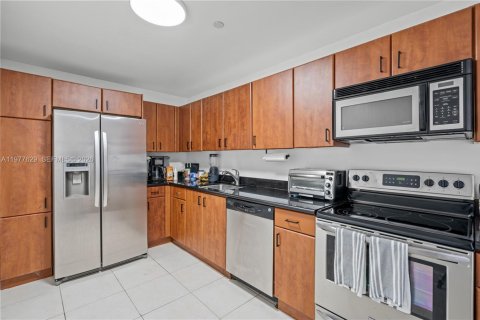 Condo in Miami Beach, Florida, 1 bedroom  № 2041818 - photo 23