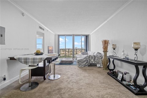 Condo in Miami Beach, Florida, 1 bedroom  № 2041818 - photo 11