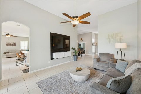 House in Winter Garden, Florida 4 bedrooms, 193.05 sq.m. № 1831993 - photo 10