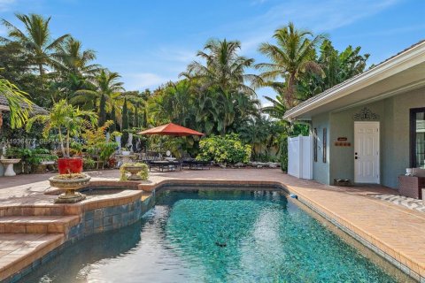 Casa en venta en Palm City, Florida, 5 dormitorios, 423.17 m2 № 1994510 - foto 16