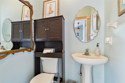 Casa en venta en Palm City, Florida, 5 dormitorios, 423.17 m2 № 1994510 - foto 13