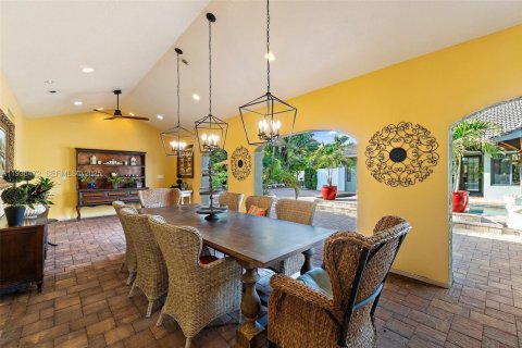 Casa en venta en Palm City, Florida, 5 dormitorios, 423.17 m2 № 1994510 - foto 24