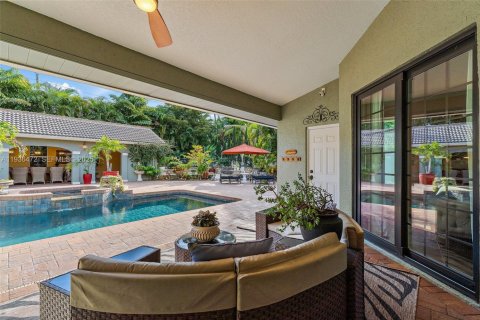 Casa en venta en Palm City, Florida, 5 dormitorios, 423.17 m2 № 1994510 - foto 12