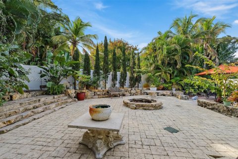 Casa en venta en Palm City, Florida, 5 dormitorios, 423.17 m2 № 1994510 - foto 8