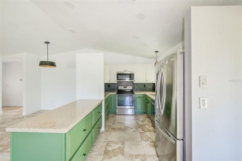 House in Hudson, Florida 3 bedrooms, 149.29 sq.m. № 1808496 - photo 14