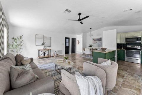 House in Hudson, Florida 3 bedrooms, 149.29 sq.m. № 1808496 - photo 12
