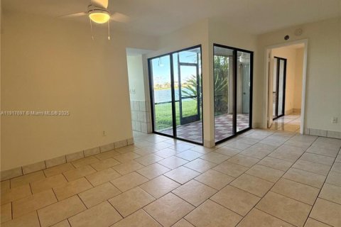 Copropriété à louer à Homestead, Floride: 2 chambres, 89.19 m2 № 1973166 - photo 2