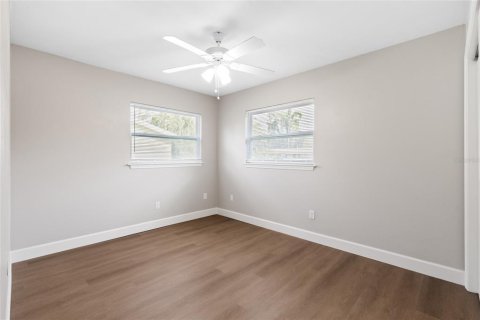 House in Gainesville, Florida 4 bedrooms, 155.52 sq.m. № 1773260 - photo 17