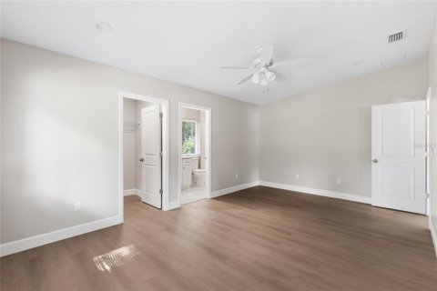 House in Gainesville, Florida 4 bedrooms, 155.52 sq.m. № 1773260 - photo 14