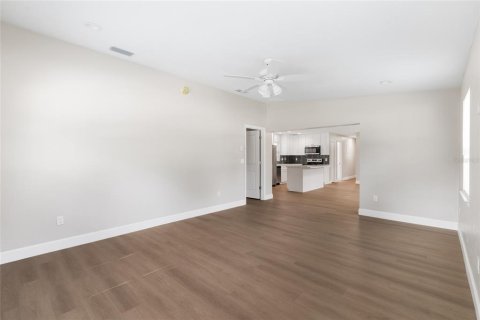 House in Gainesville, Florida 4 bedrooms, 155.52 sq.m. № 1773260 - photo 10