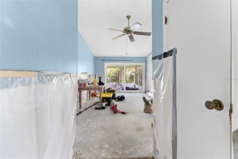 House in Saint Petersburg, Florida 3 bedrooms, 116.31 sq.m. № 1793133 - photo 6