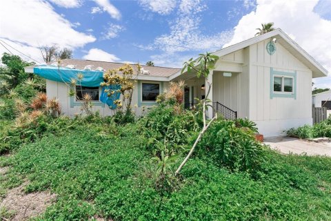 House in Saint Petersburg, Florida 3 bedrooms, 116.31 sq.m. № 1793133 - photo 30