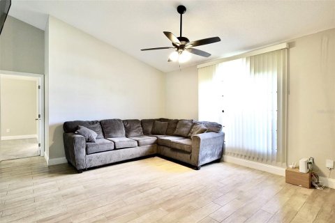 House in Altamonte Springs, Florida 4 bedrooms, 189.33 sq.m. № 2096583 - photo 9