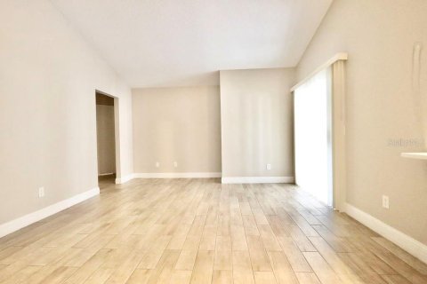 House in Altamonte Springs, Florida 4 bedrooms, 189.33 sq.m. № 2096583 - photo 13