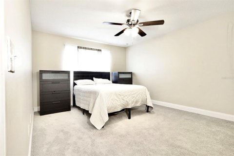 House in Altamonte Springs, Florida 4 bedrooms, 189.33 sq.m. № 2096583 - photo 16