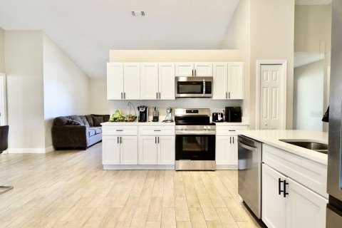House in Altamonte Springs, Florida 4 bedrooms, 189.33 sq.m. № 2096583 - photo 4