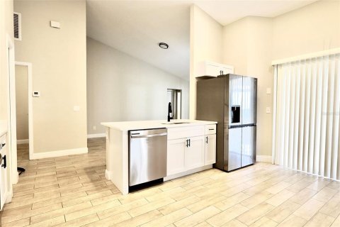 House in Altamonte Springs, Florida 4 bedrooms, 189.33 sq.m. № 2096583 - photo 7