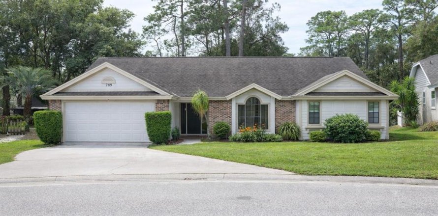 House in Altamonte Springs, Florida 4 bedrooms, 189.33 sq.m. № 2096583