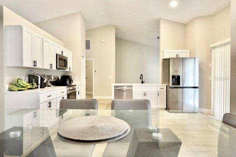 House in Altamonte Springs, Florida 4 bedrooms, 189.33 sq.m. № 2096583 - photo 8