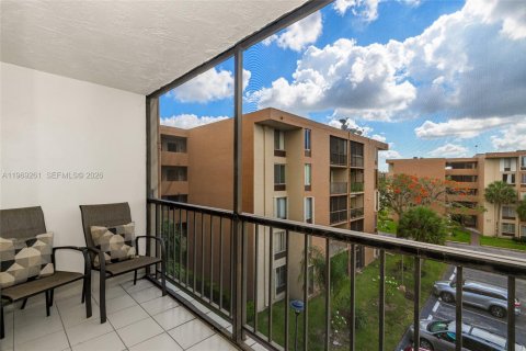 Condominio en alquiler en Miami, Florida, 2 dormitorios, 105.07 m2 № 2030294 - foto 26