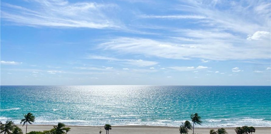 Condo in Hollywood, Florida, 3 bedrooms № 1116800