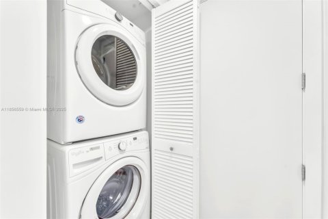 Copropriété à vendre à Doral, Floride: 2 chambres, 88.26 m2 № 1983160 - photo 11