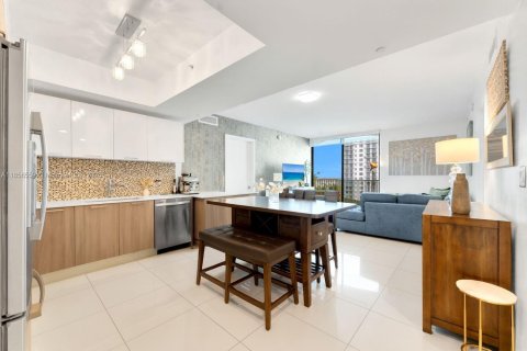 Copropriété à vendre à Doral, Floride: 2 chambres, 88.26 m2 № 1983160 - photo 2