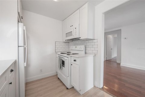 Immobilier commercial à vendre à Tampa, Floride: 3 chambres, 124.3 m2 № 2284182 - photo 25
