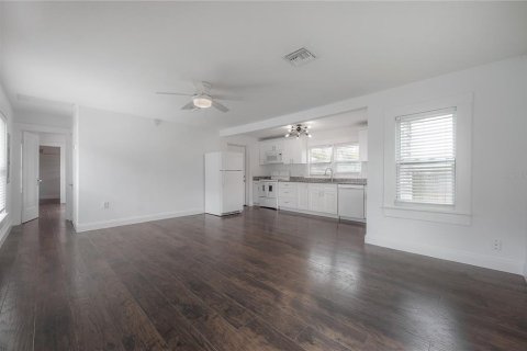 Immobilier commercial à vendre à Tampa, Floride: 3 chambres, 124.3 m2 № 2284182 - photo 10